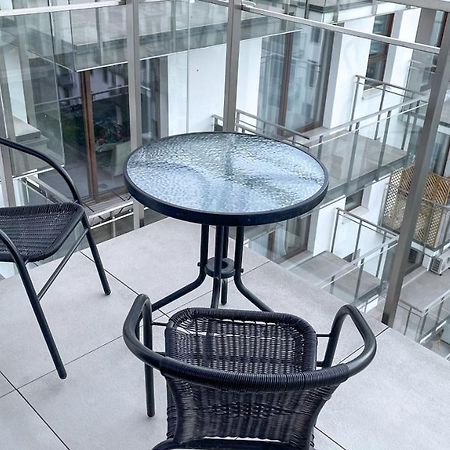 Comfortable 1-Room Apartment Close To The Center وارسو المظهر الخارجي الصورة